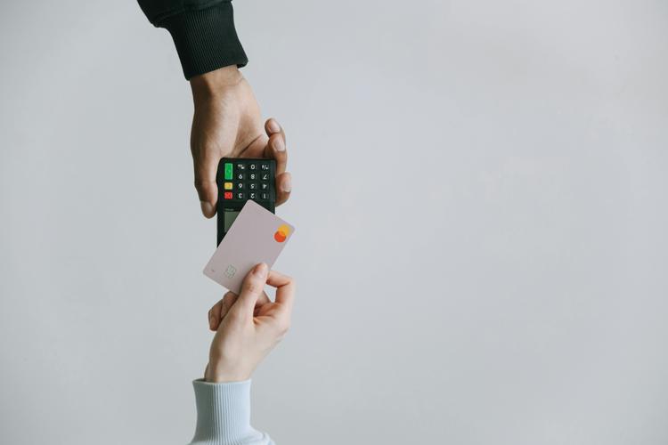 What Is a Lifetime Free Credit Card? Benefits and Application Process